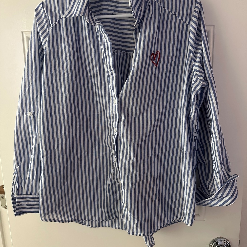 NWOT Eden &Olivia blue striped ❤️ button down heart shirt